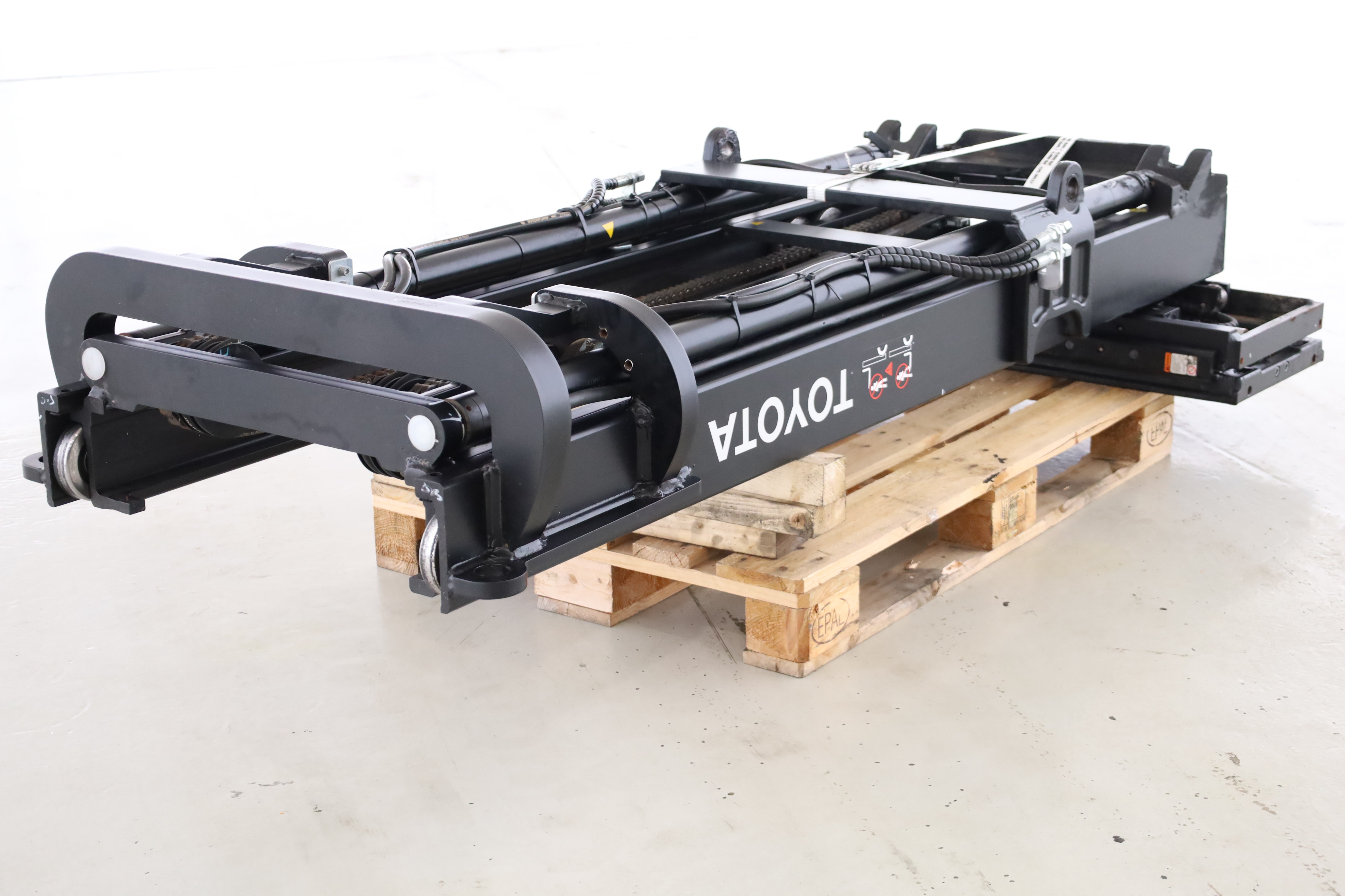 6273 Toyota 2W330 - 9-FBM-25-T