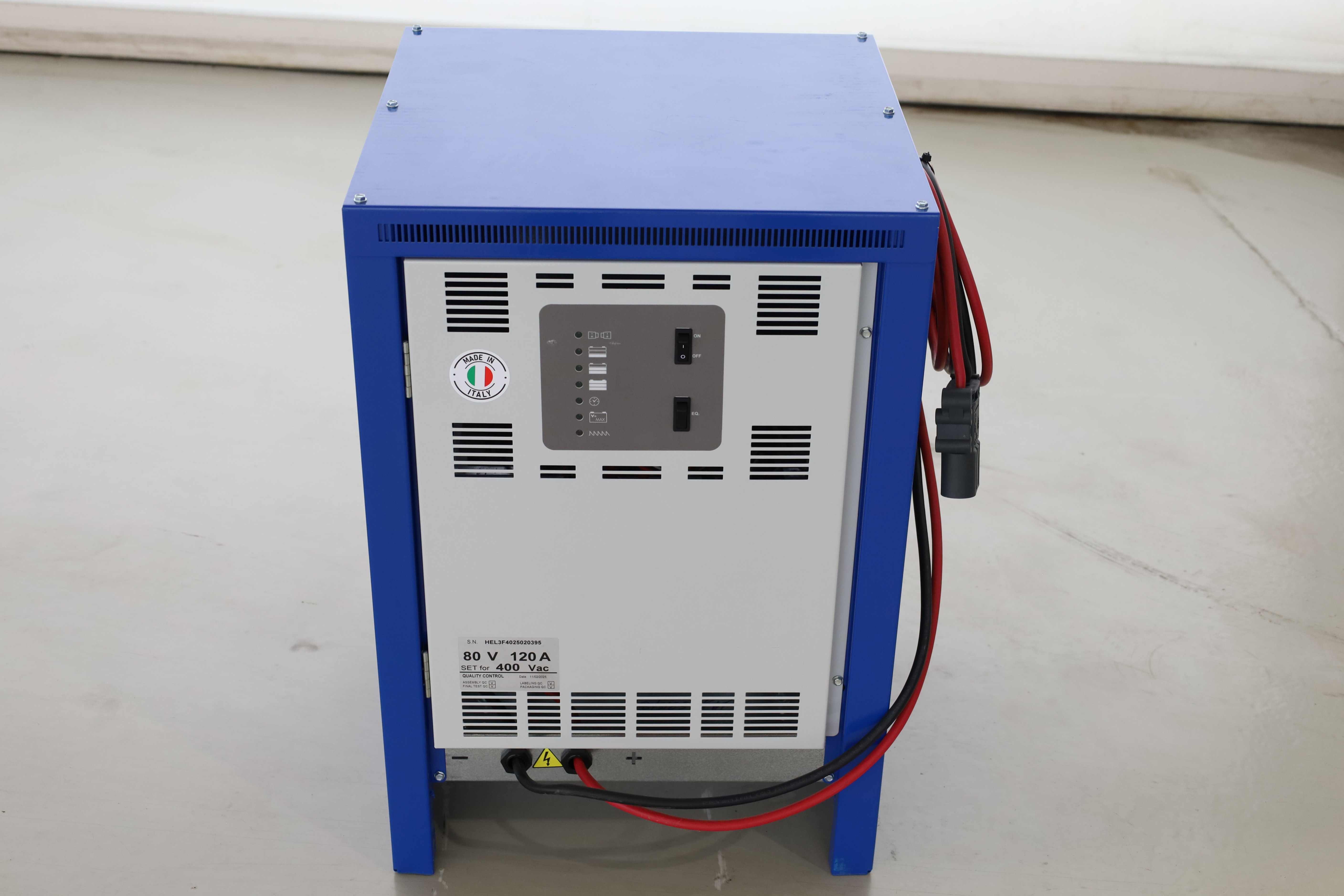 6420 Trakiebatterijen Nederland BV HERA LED 3F 400VAC 080V120A