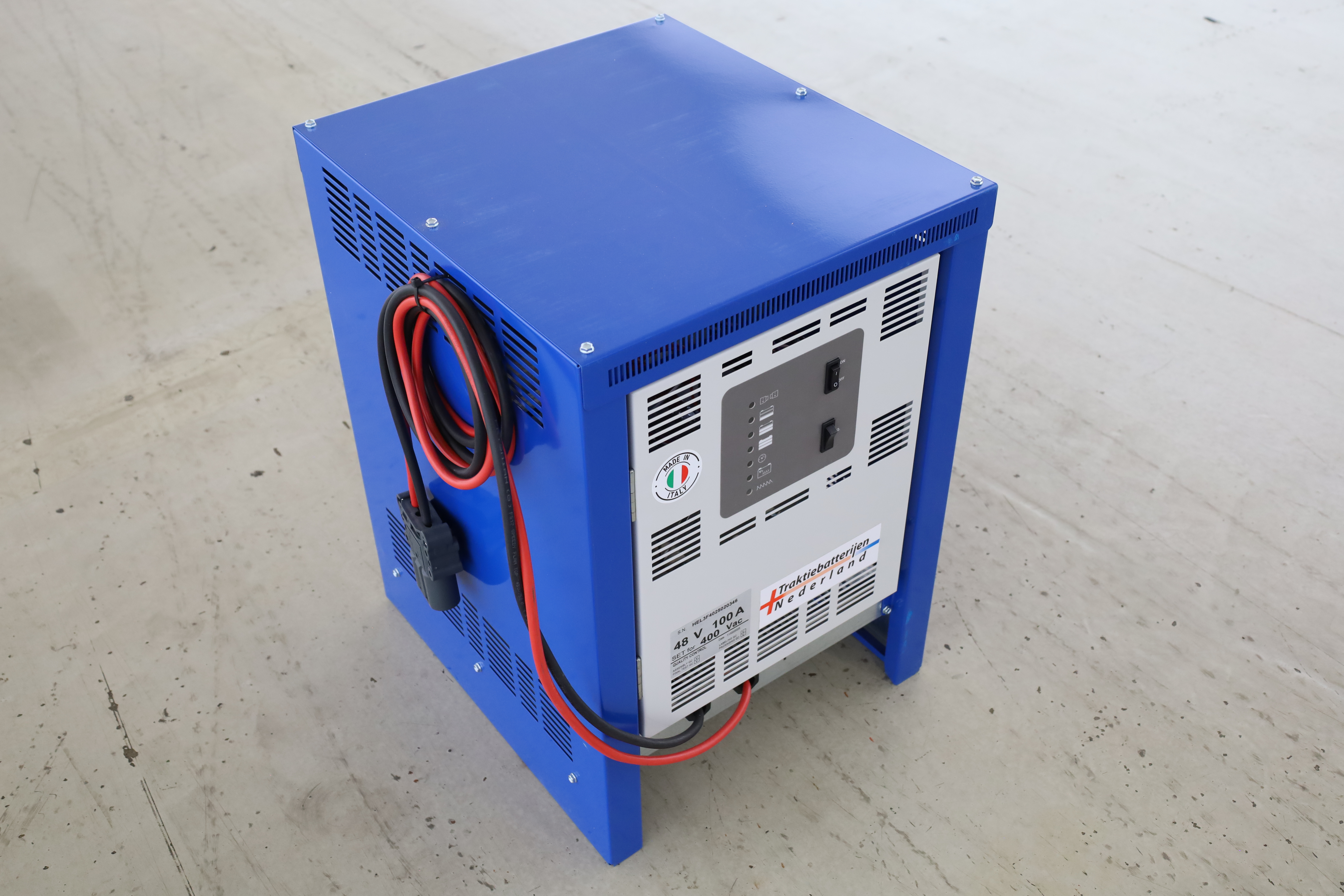 6435 Trakiebatterijen Nederland BV ZBHEL3F40.048V100