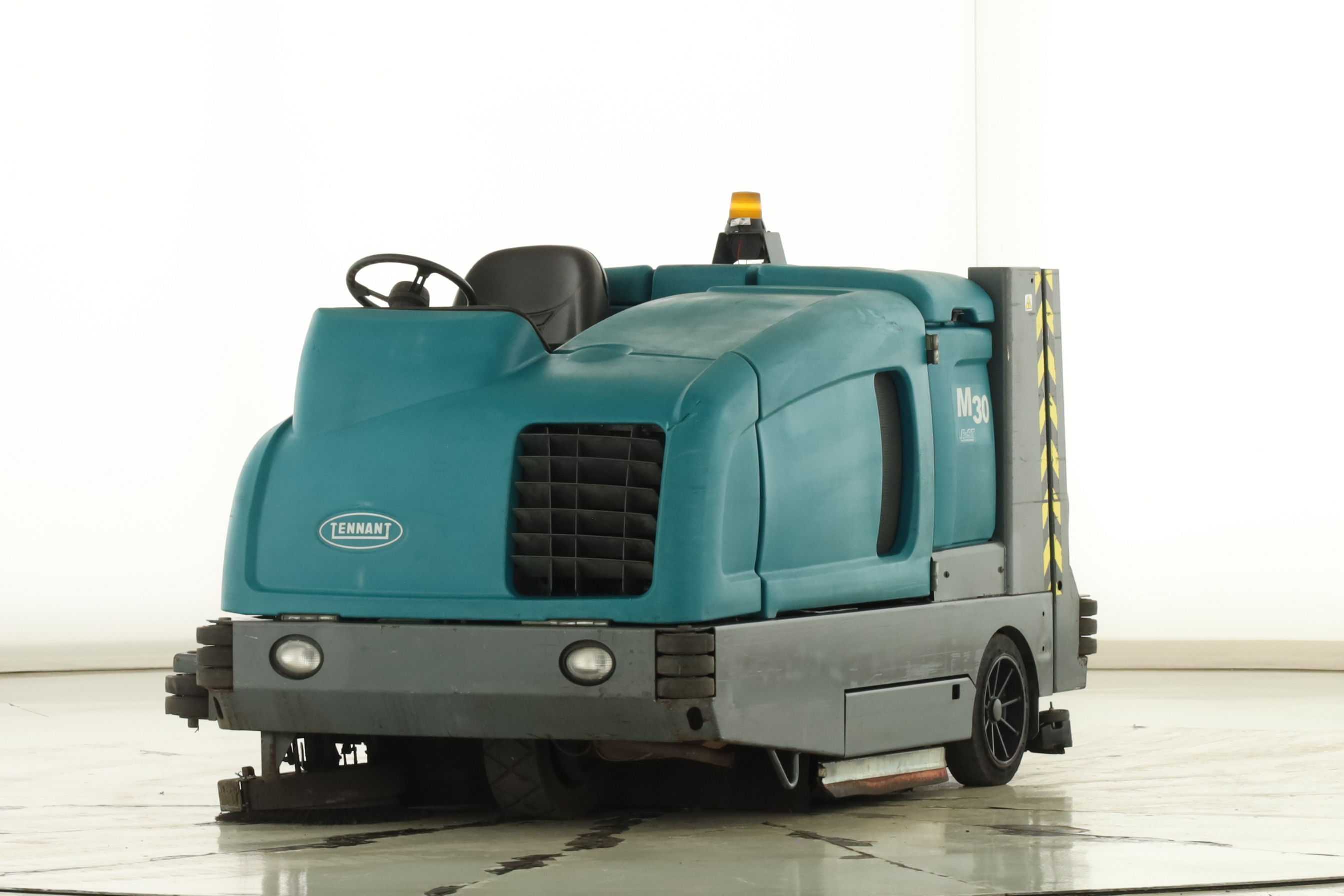 136697 Tennant M-30
