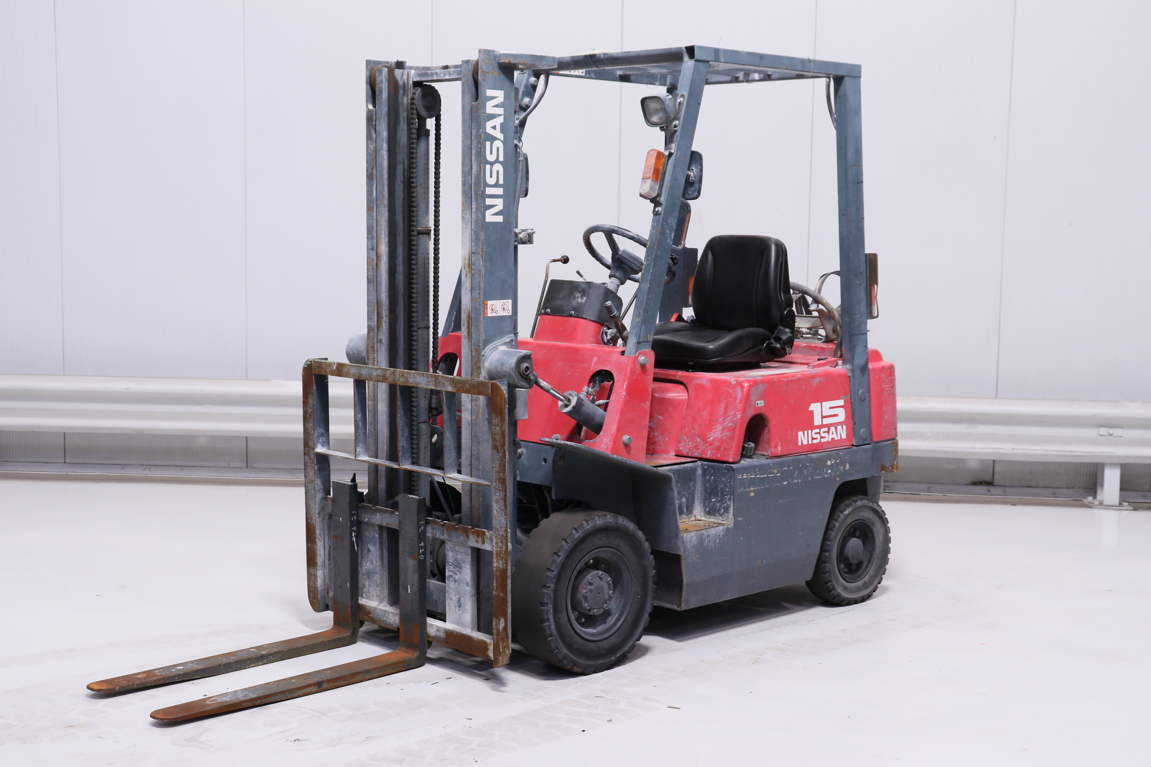 Nissan j01 погрузчик