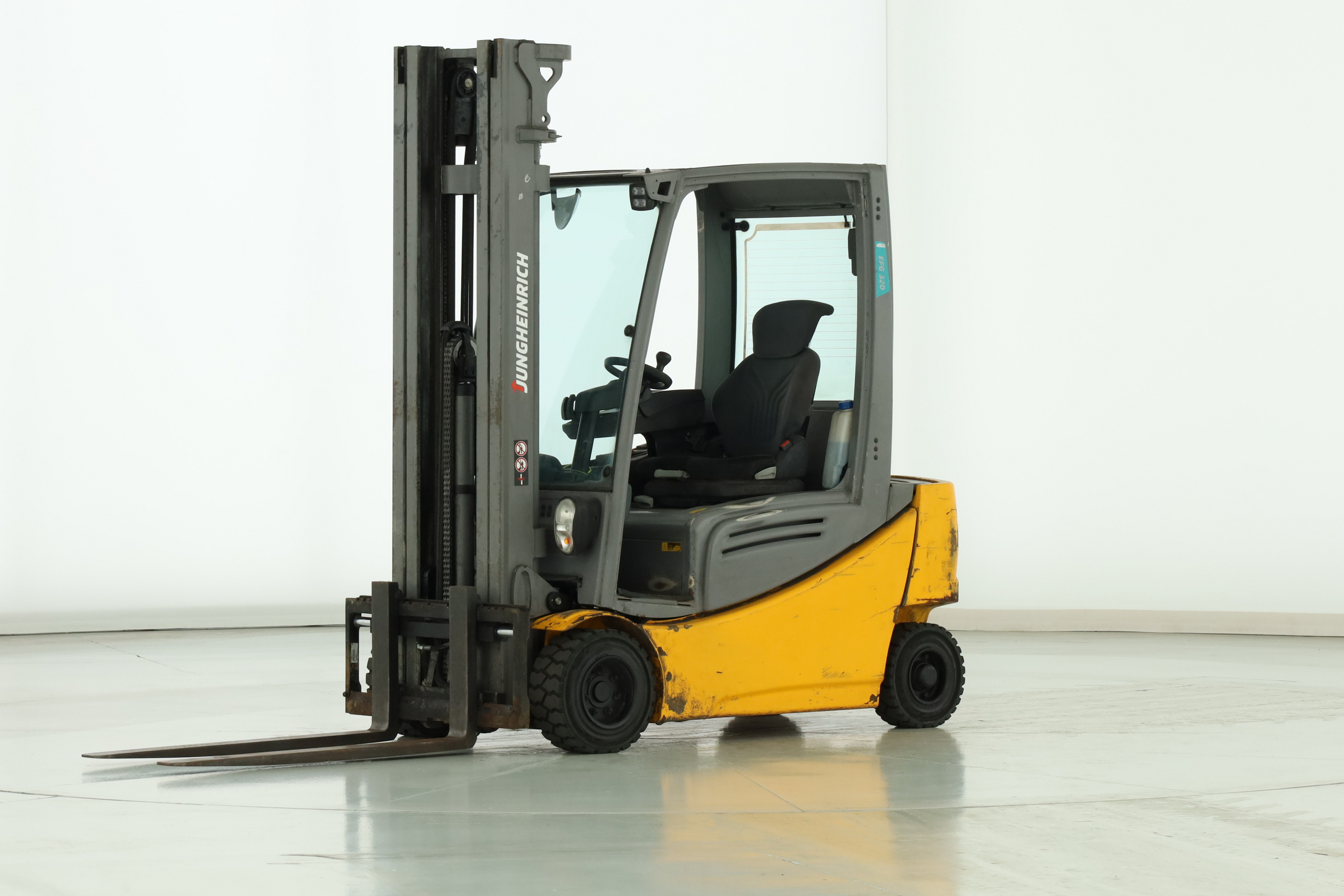 Jungheinrich EFG320 Lisman Forklifts ES