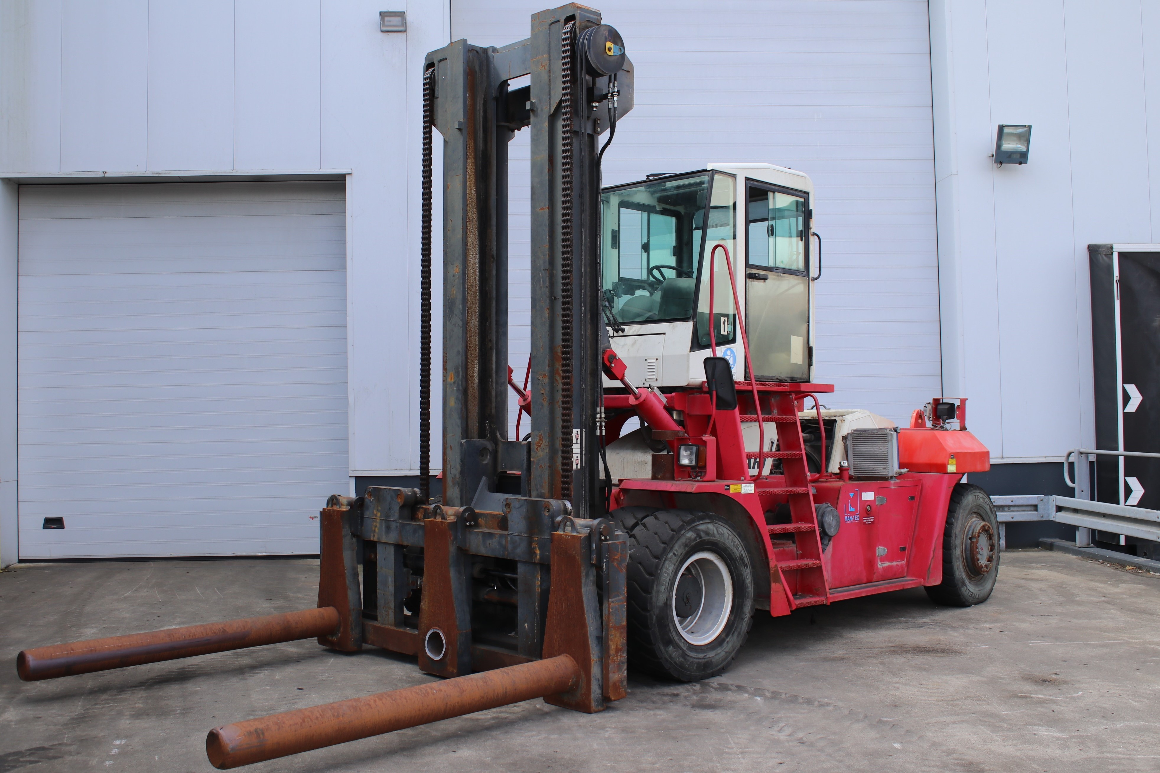 168164 CVS Ferrari F-16