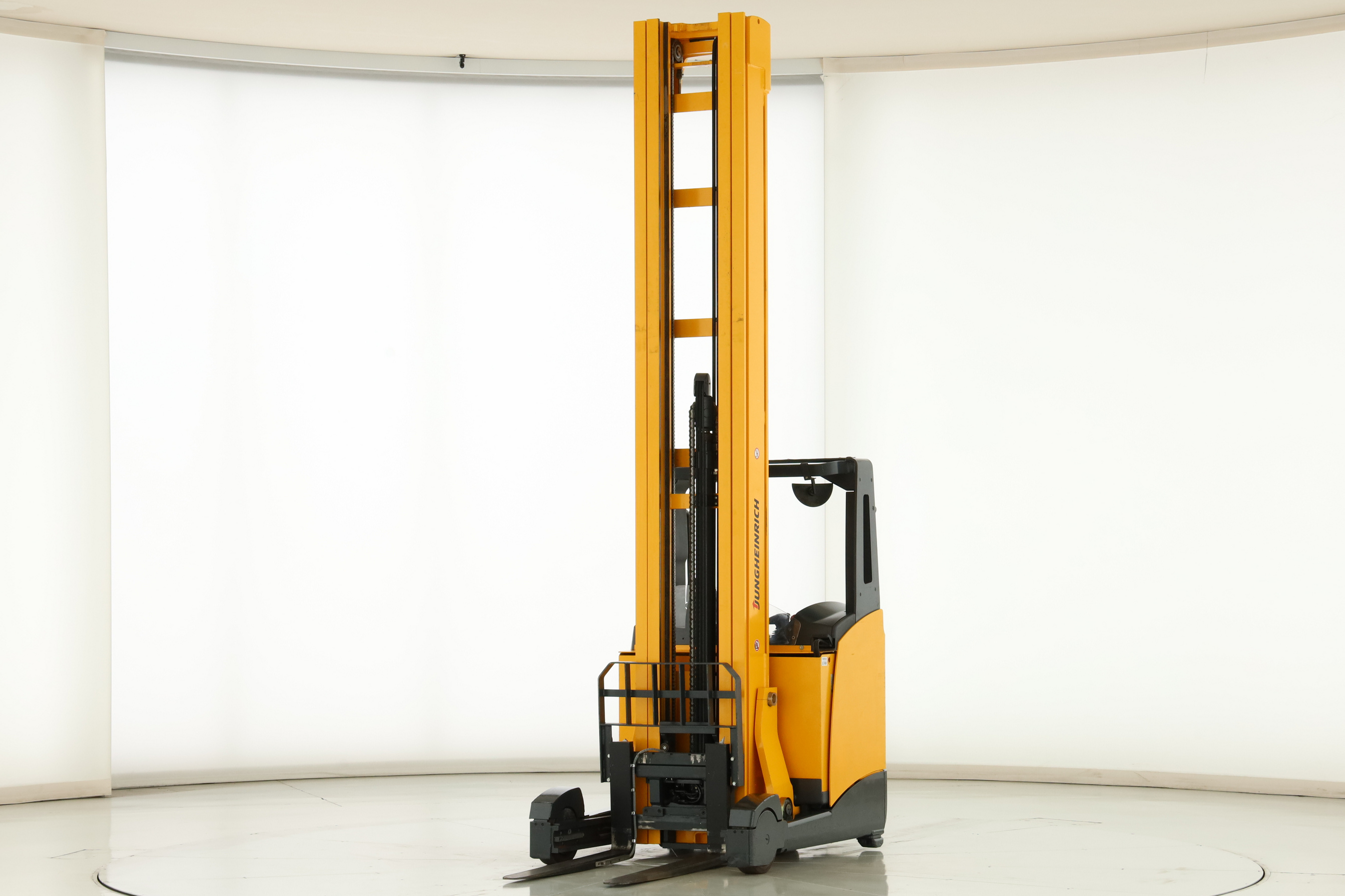 169969 Jungheinrich ETV-320