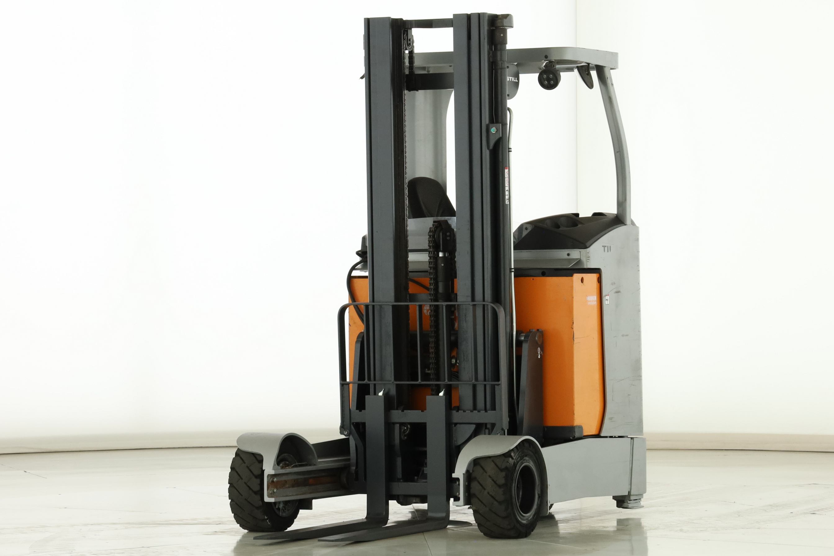 172542 Still FM-X-20-SE