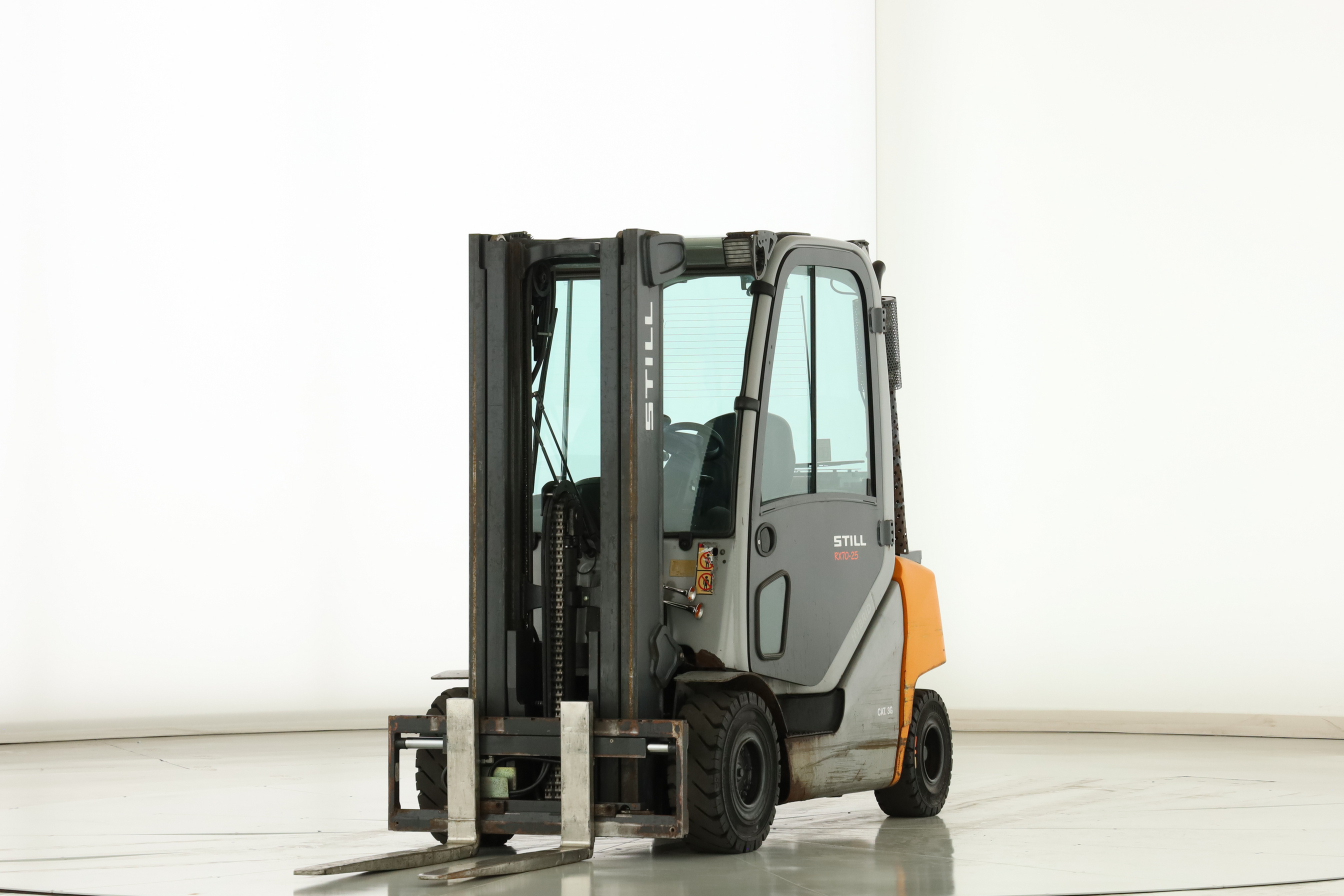 172763 Still RX-70-25