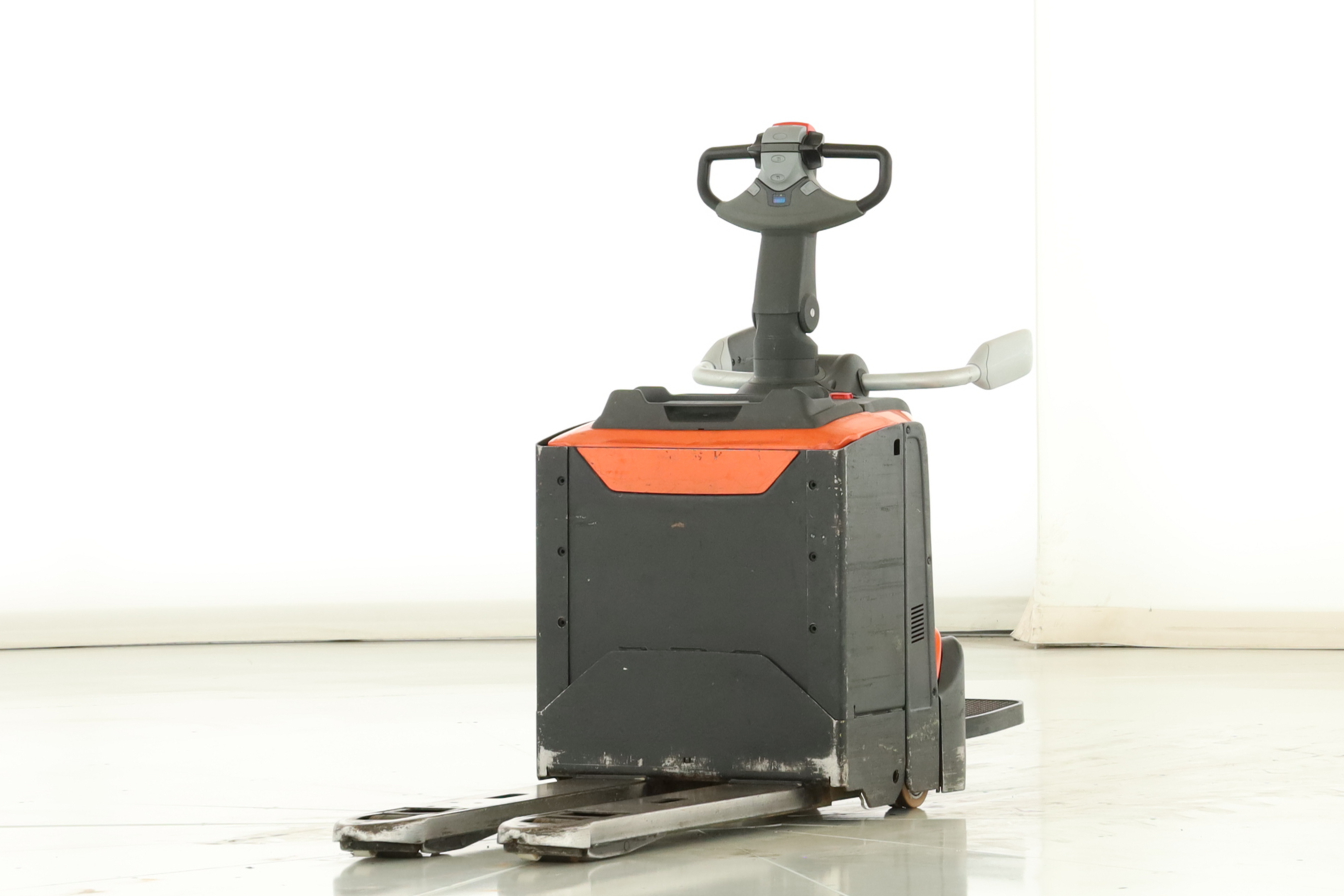 173326 Toyota LPE-220