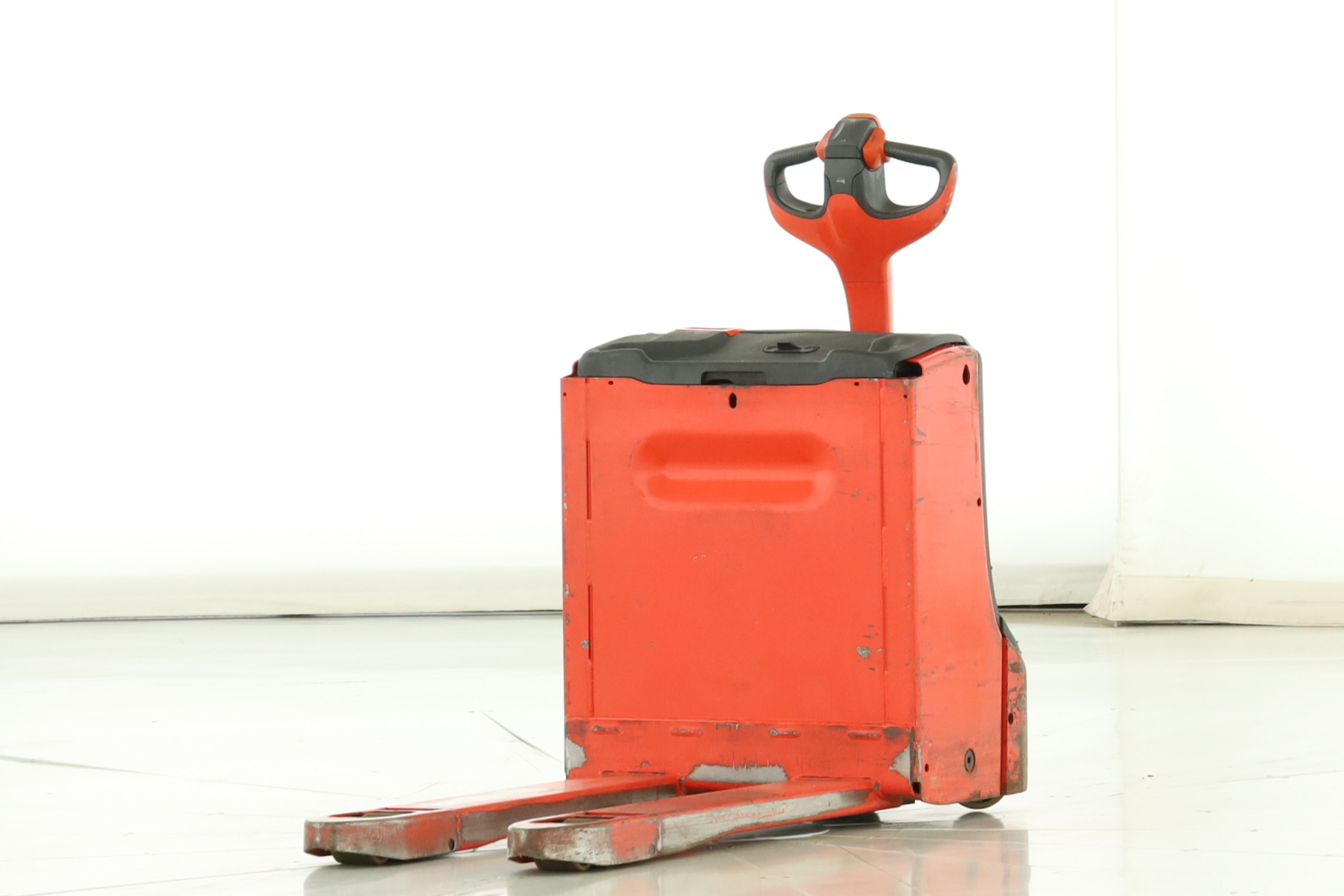 174523 Linde T-16 (1152)