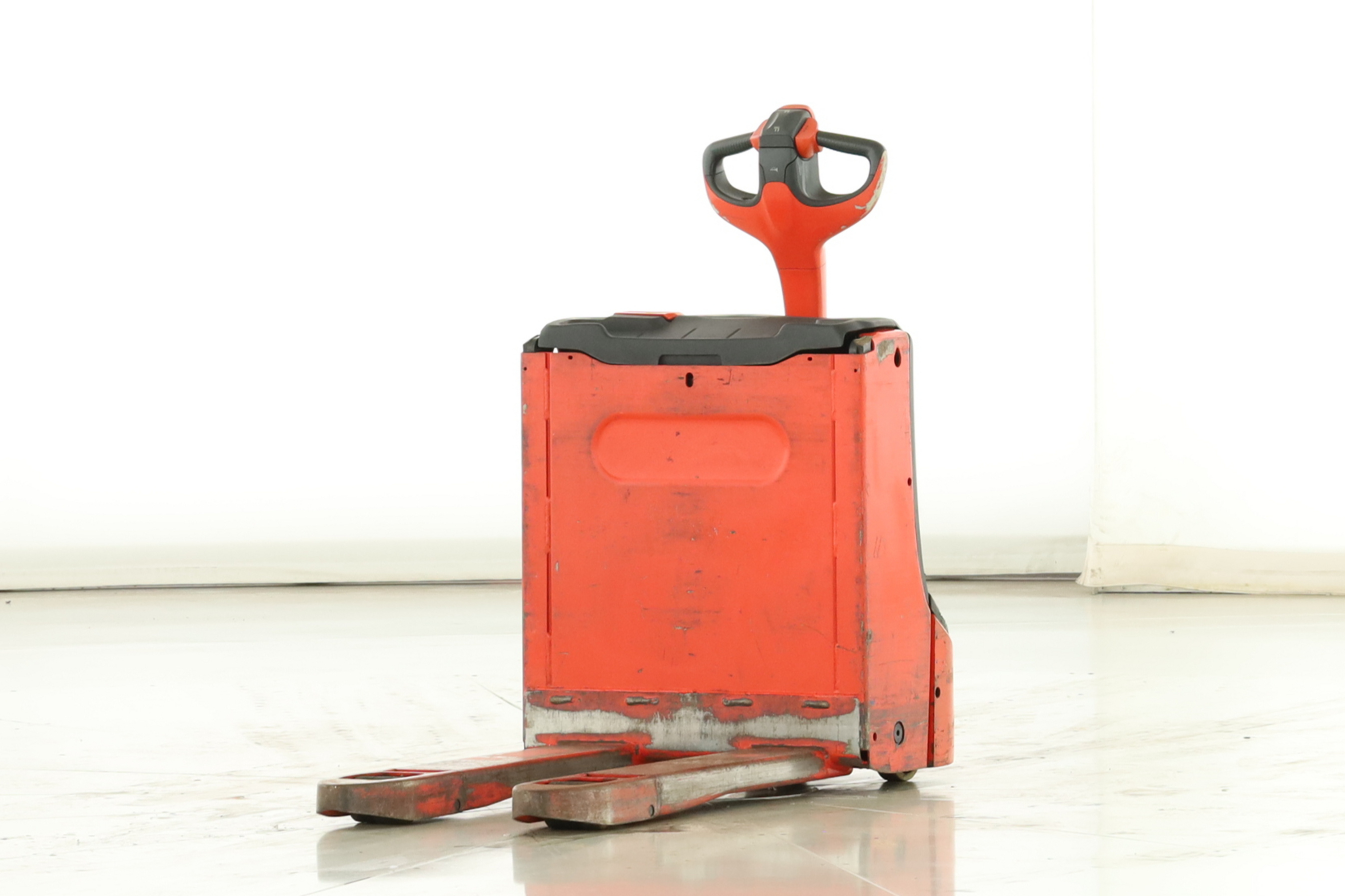 174748 Linde T-16 (1152)