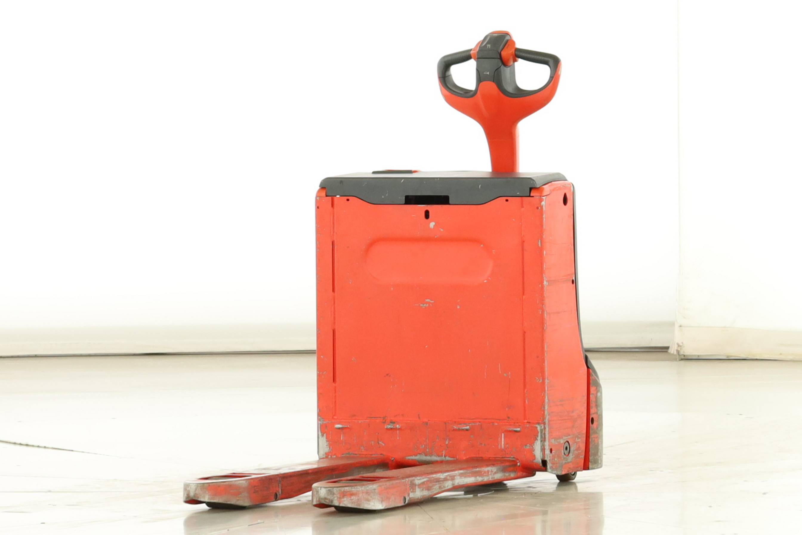 174781 Linde T-16 (1152)