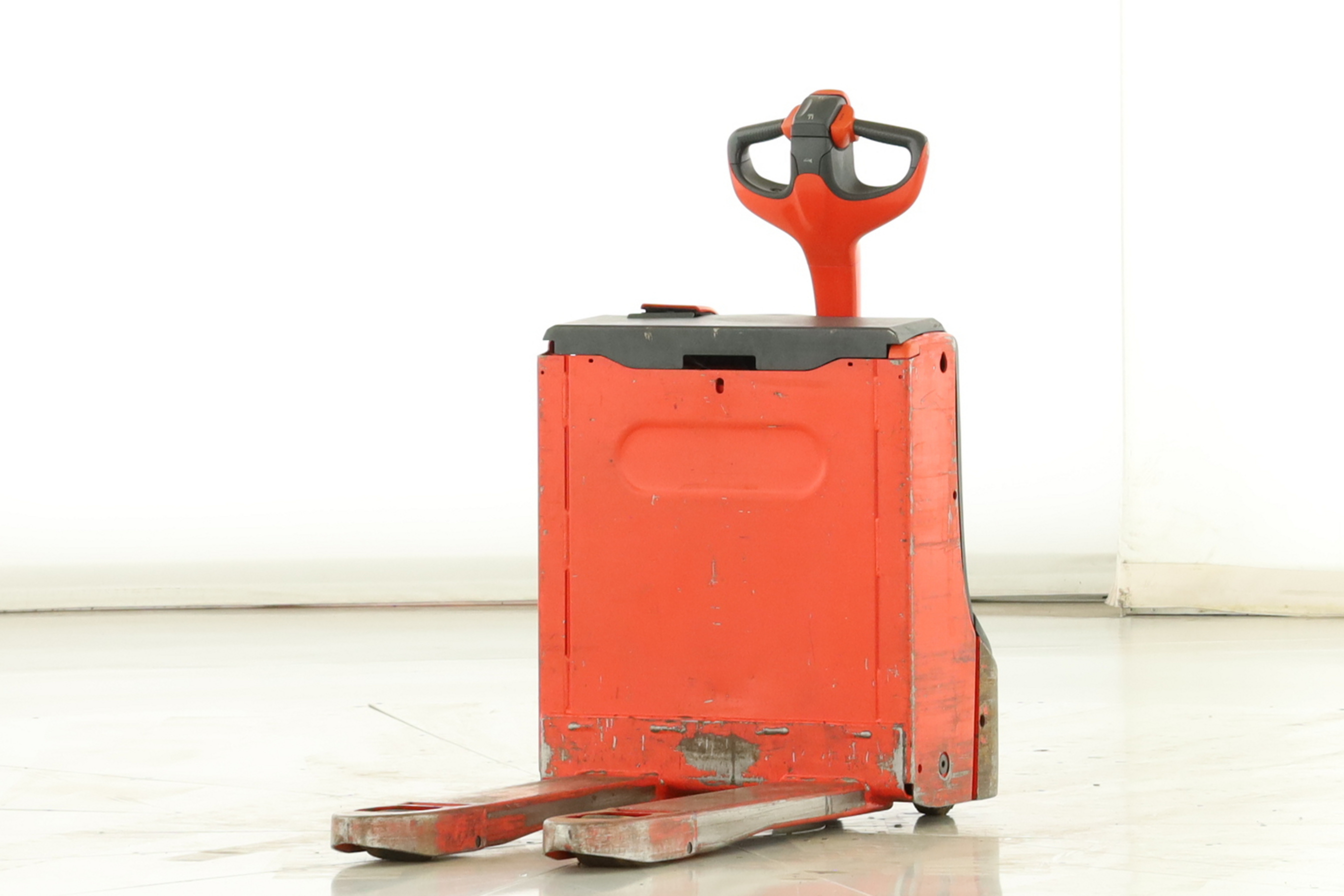 174785 Linde T-16 (1152)