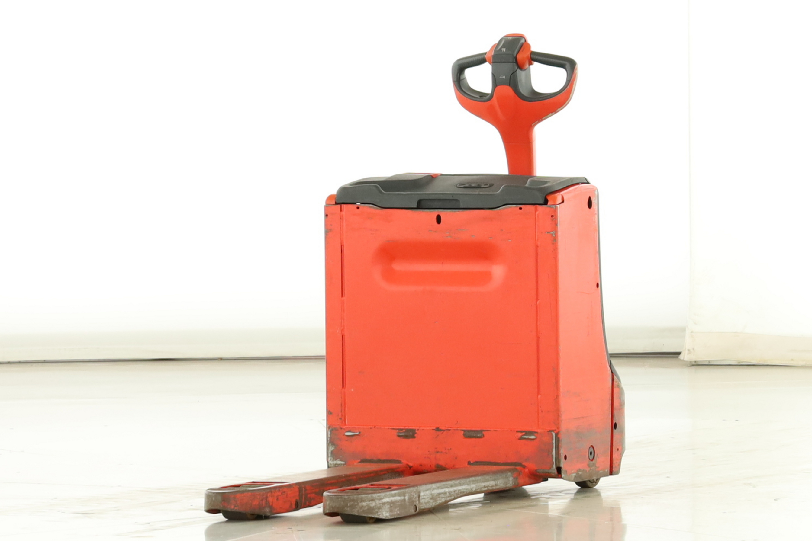 174790 Linde T-16 (1152)