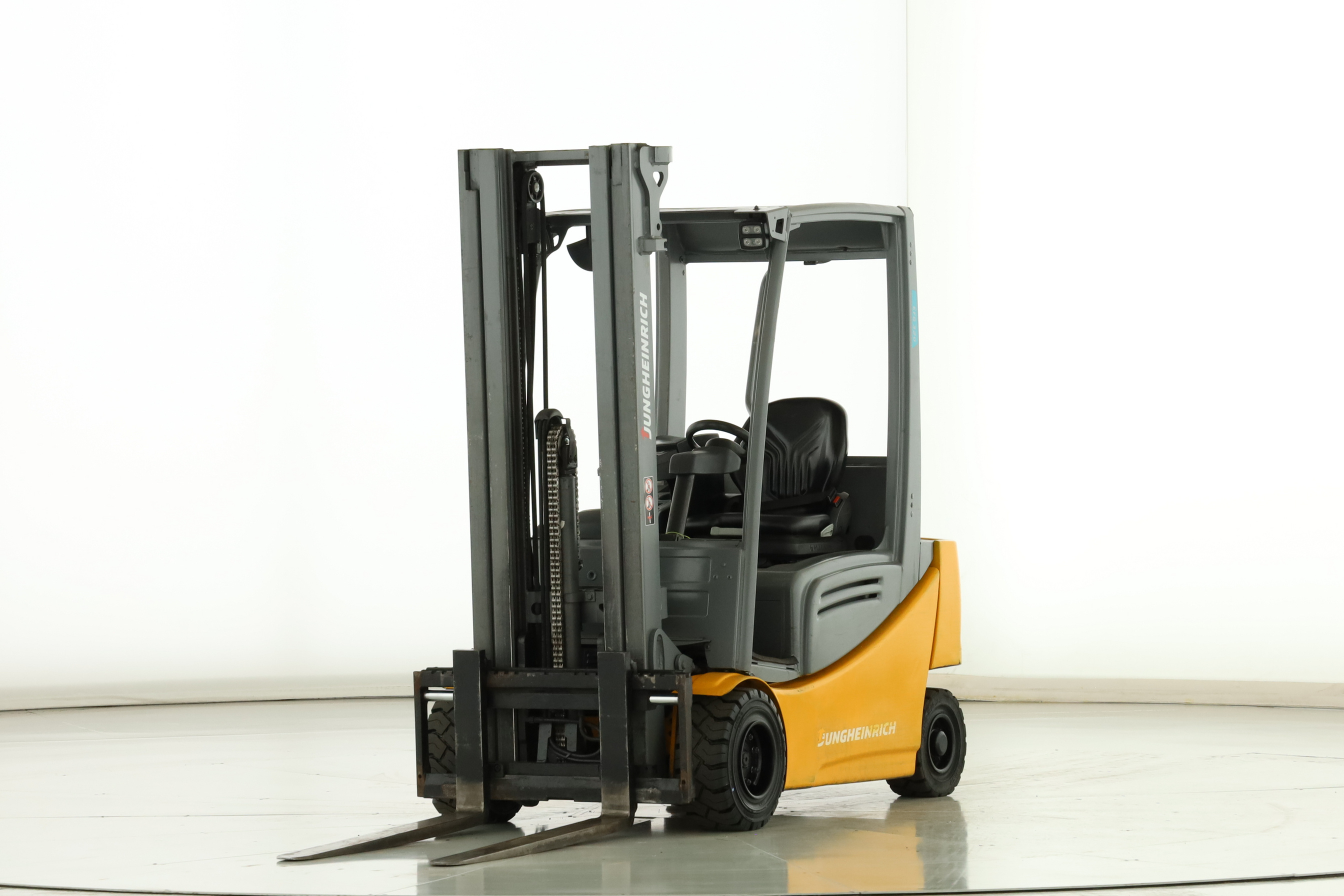 174914 Jungheinrich EFG-320