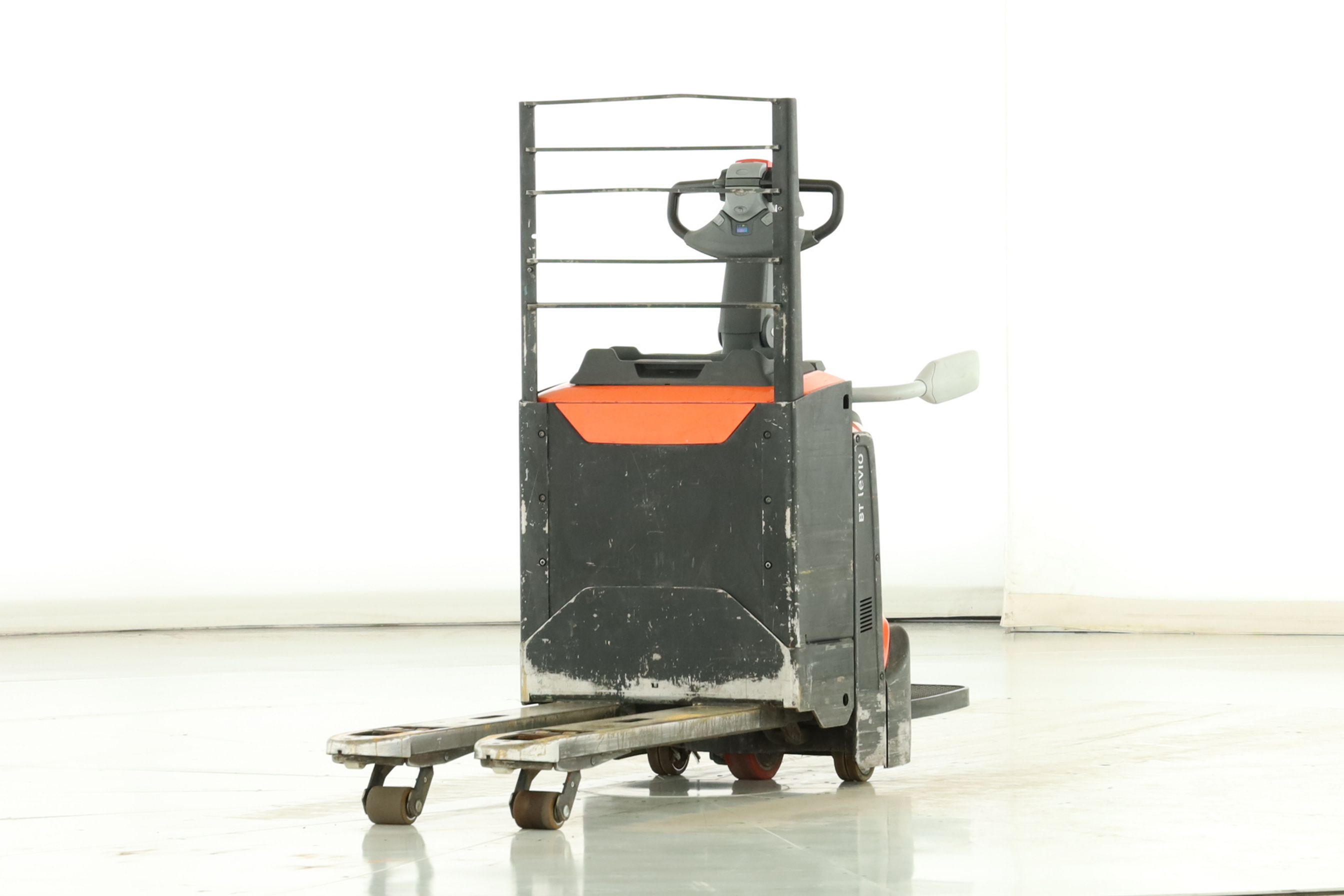 174945 Toyota LPE-200