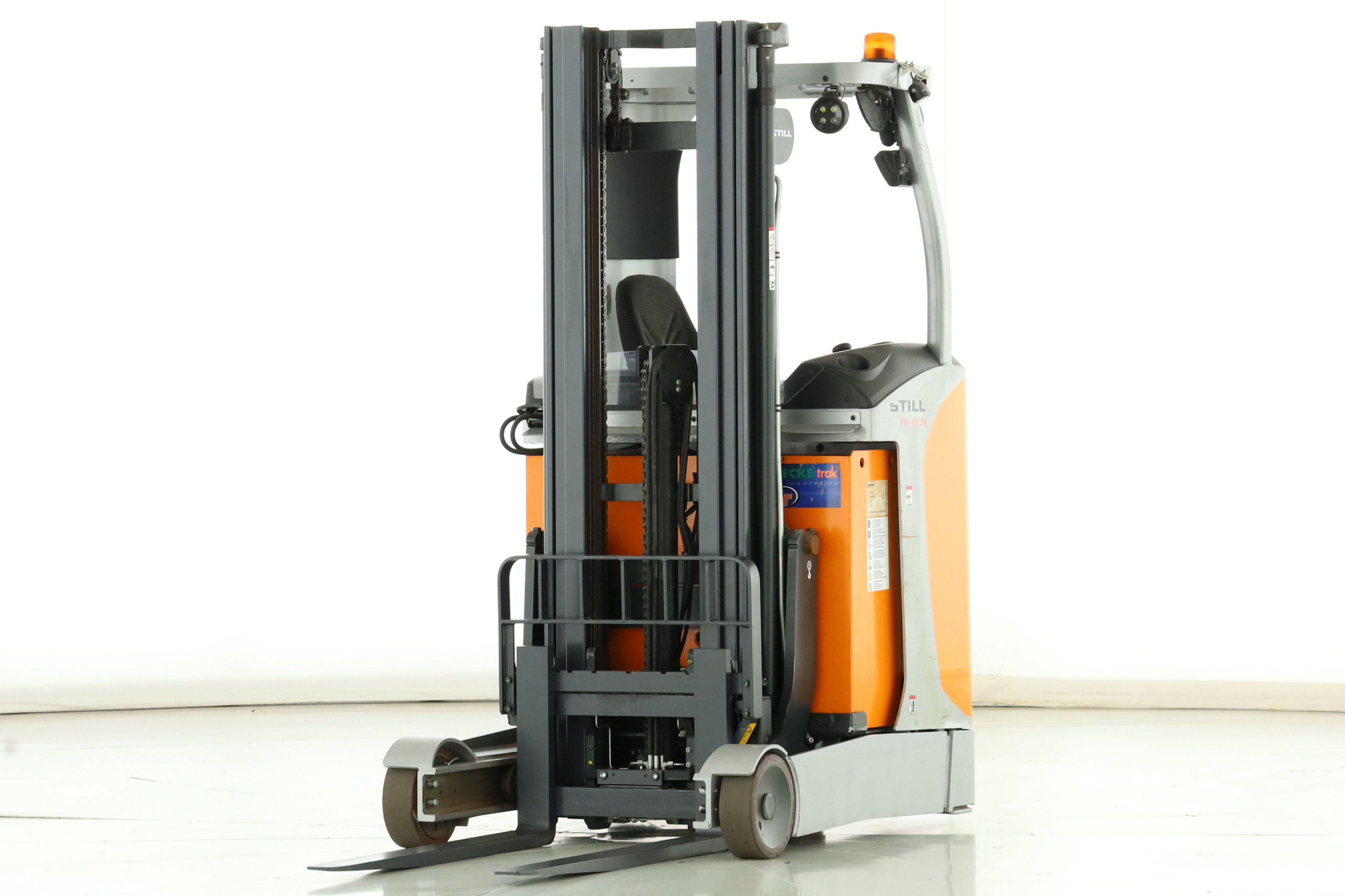 175093 Still FMX-10-N