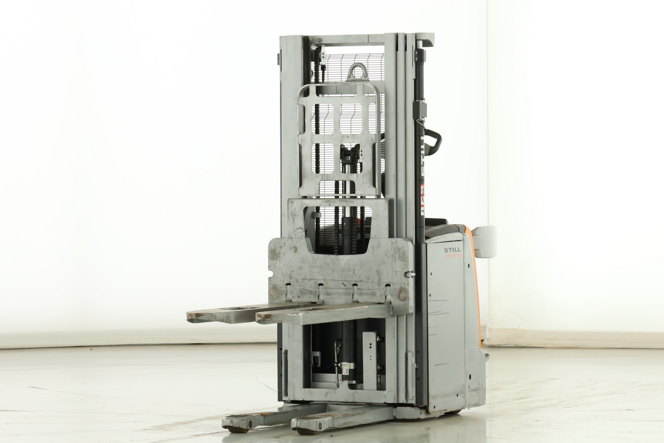 175247 Still EXV-SF-20