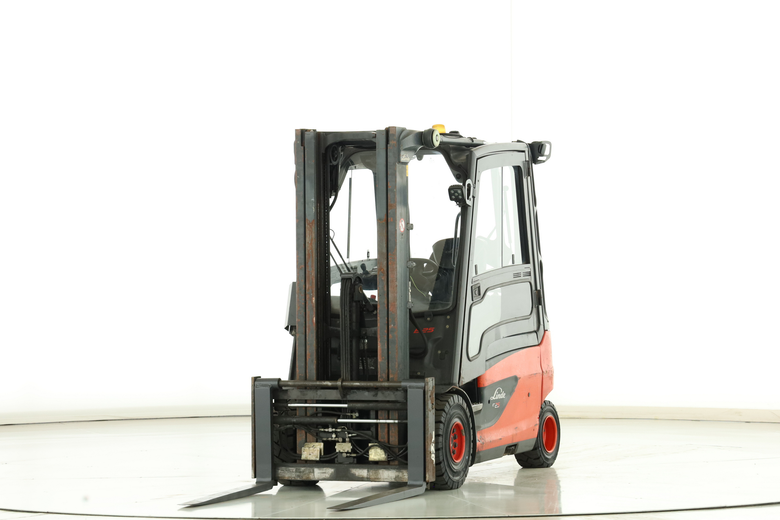 175379 Linde E-25-L-01 (387)