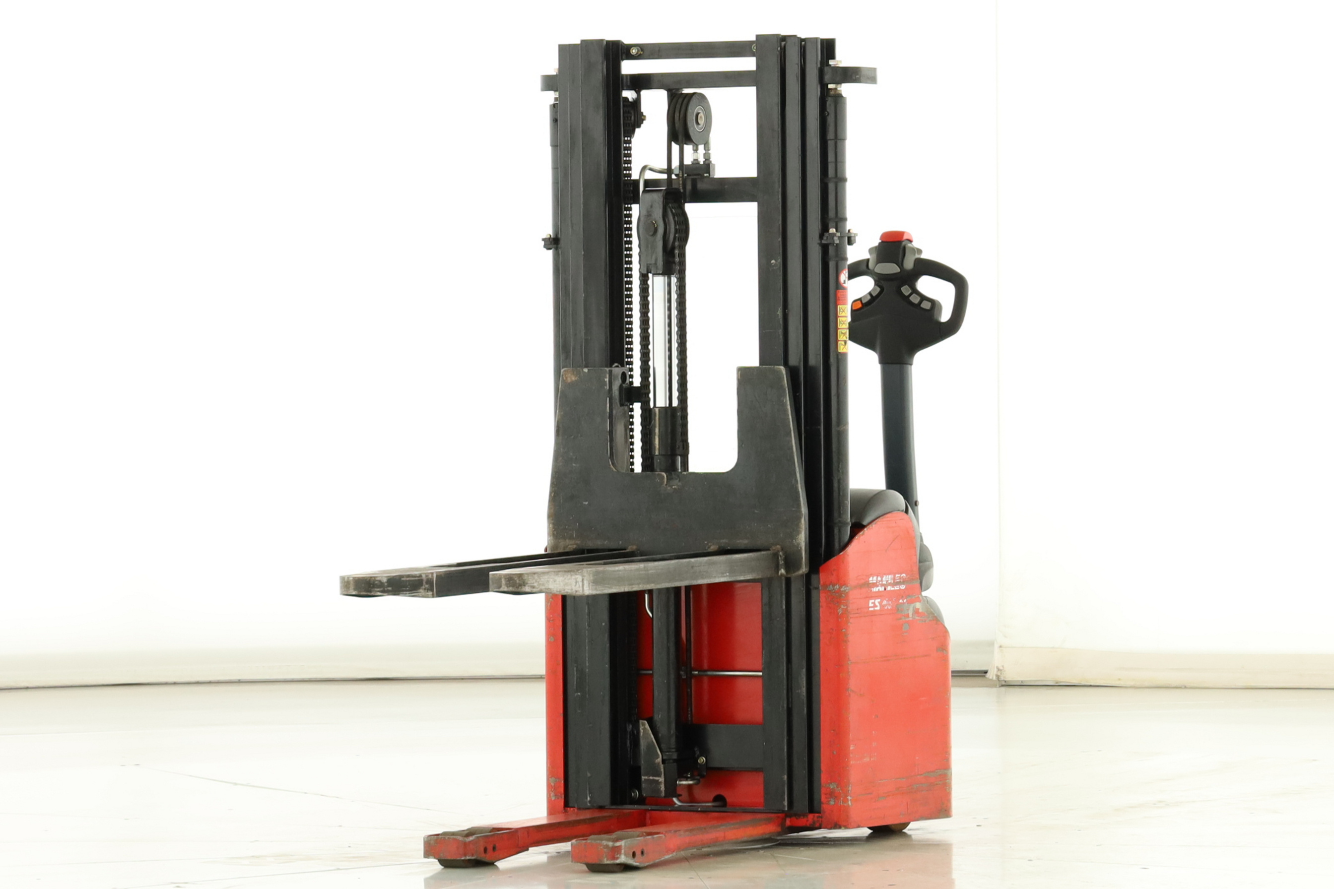 175834 Manitou ES-412