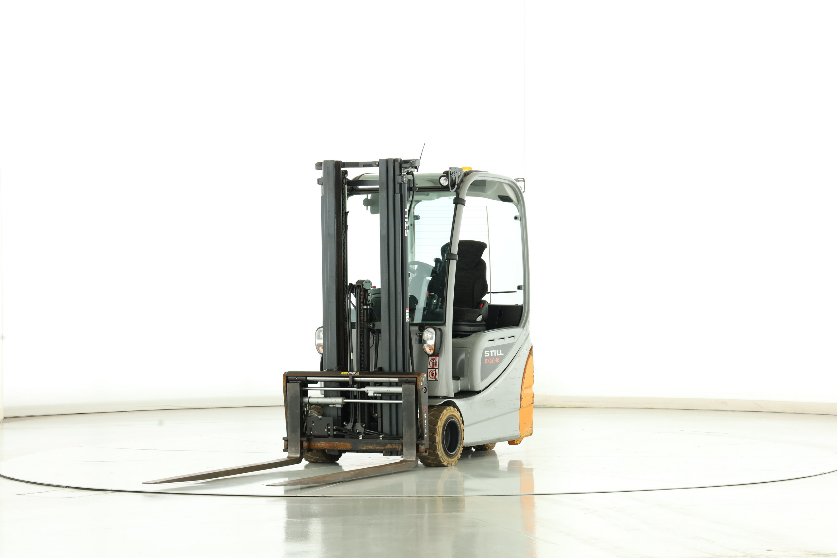 176265 Still RX-20-18