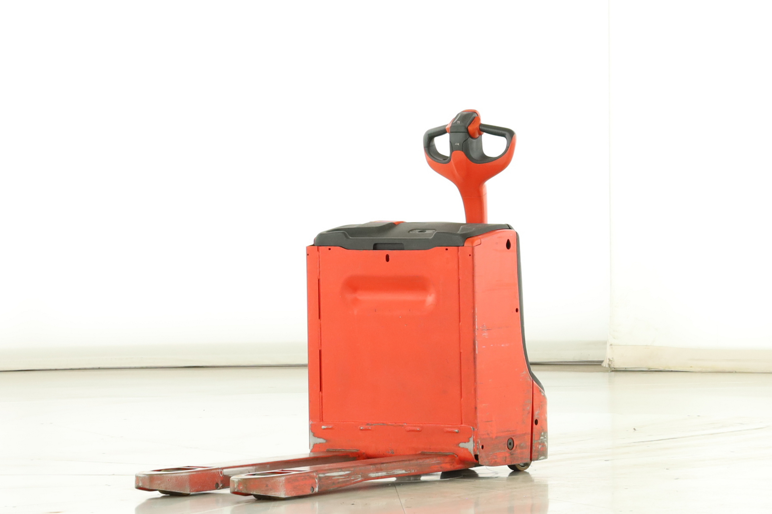 176357 Linde T-16 (1152)