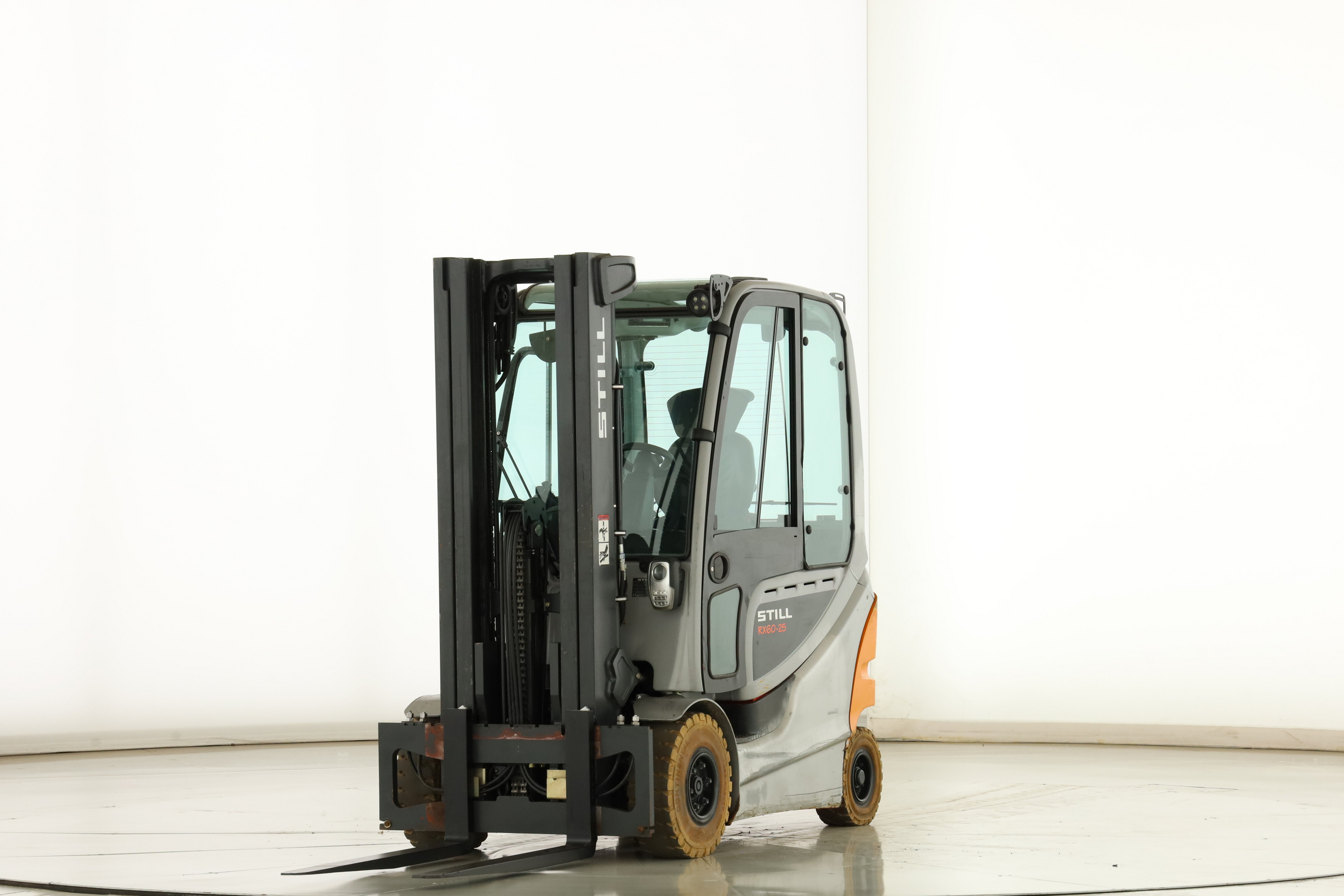 176432 Still RX-60-25