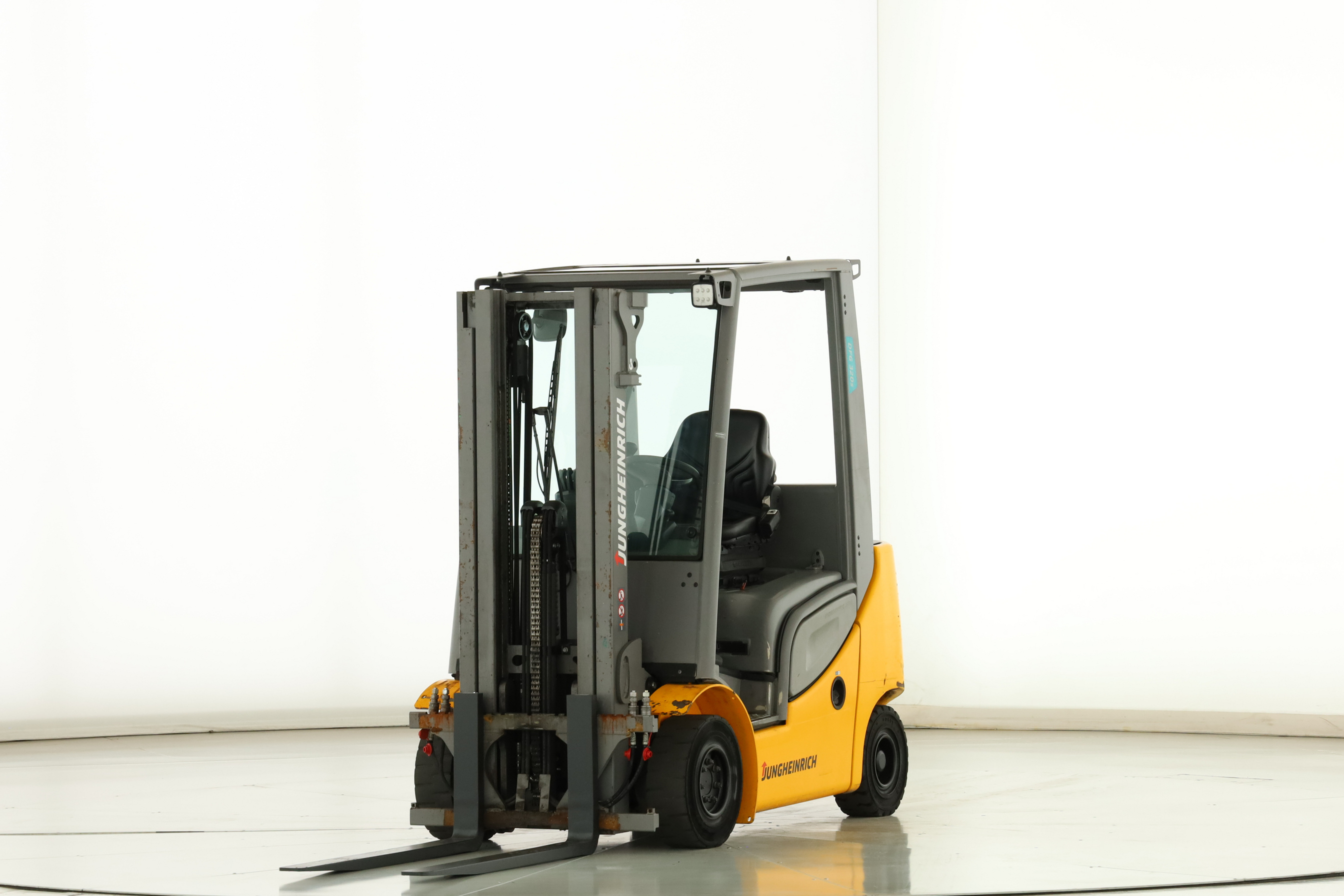 176473 Jungheinrich DFG-320-S