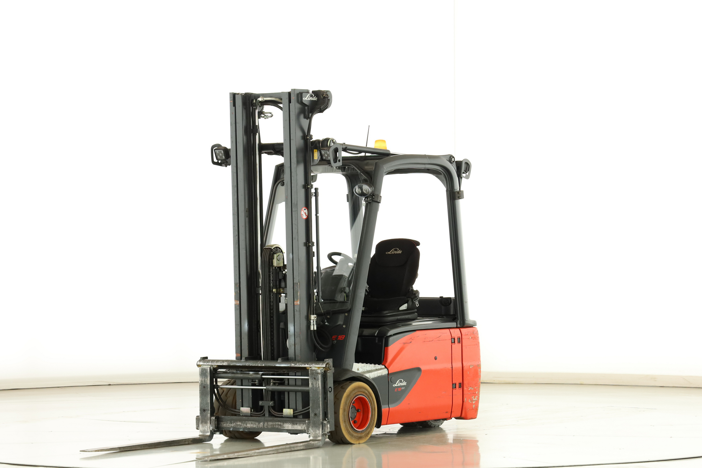 176548 Linde E-18-L-02 (386)