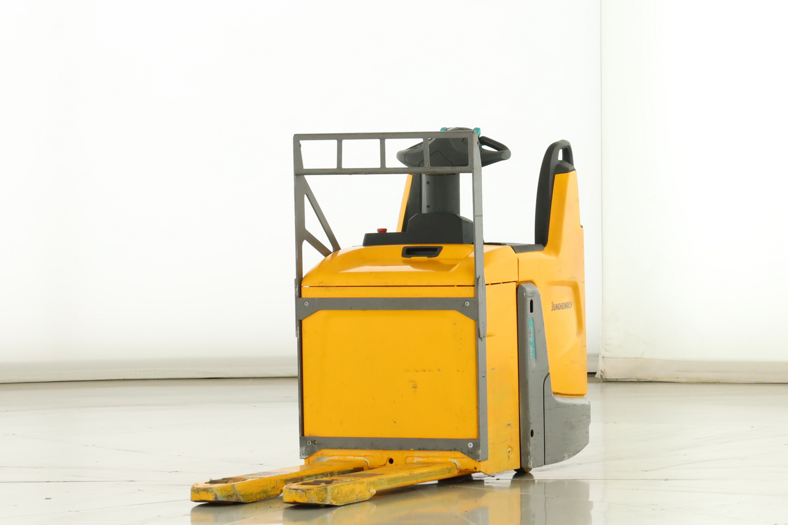 176651 Jungheinrich ERE-225 DRIVE PLUS