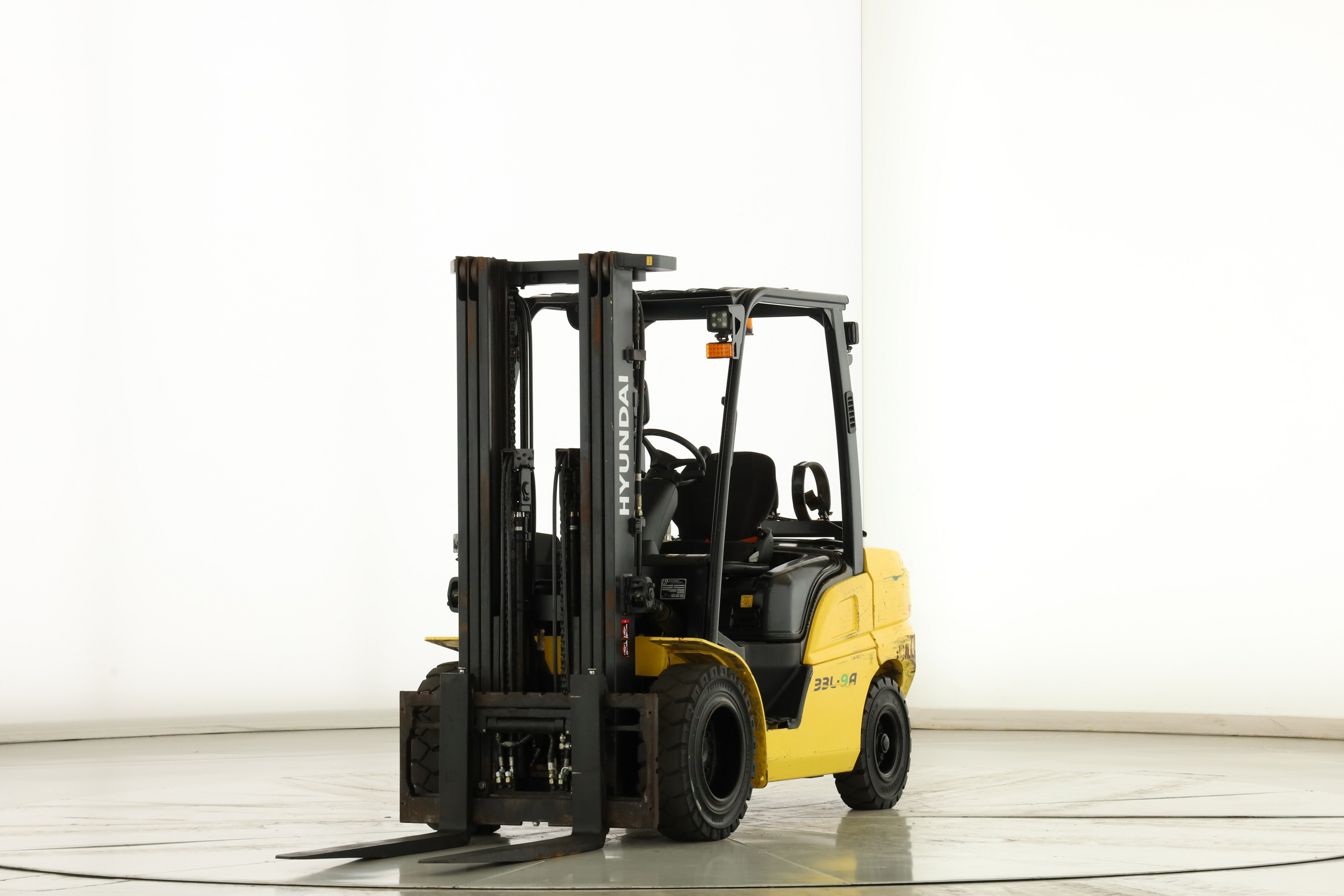 176716 Hyundai 33-L-9-A