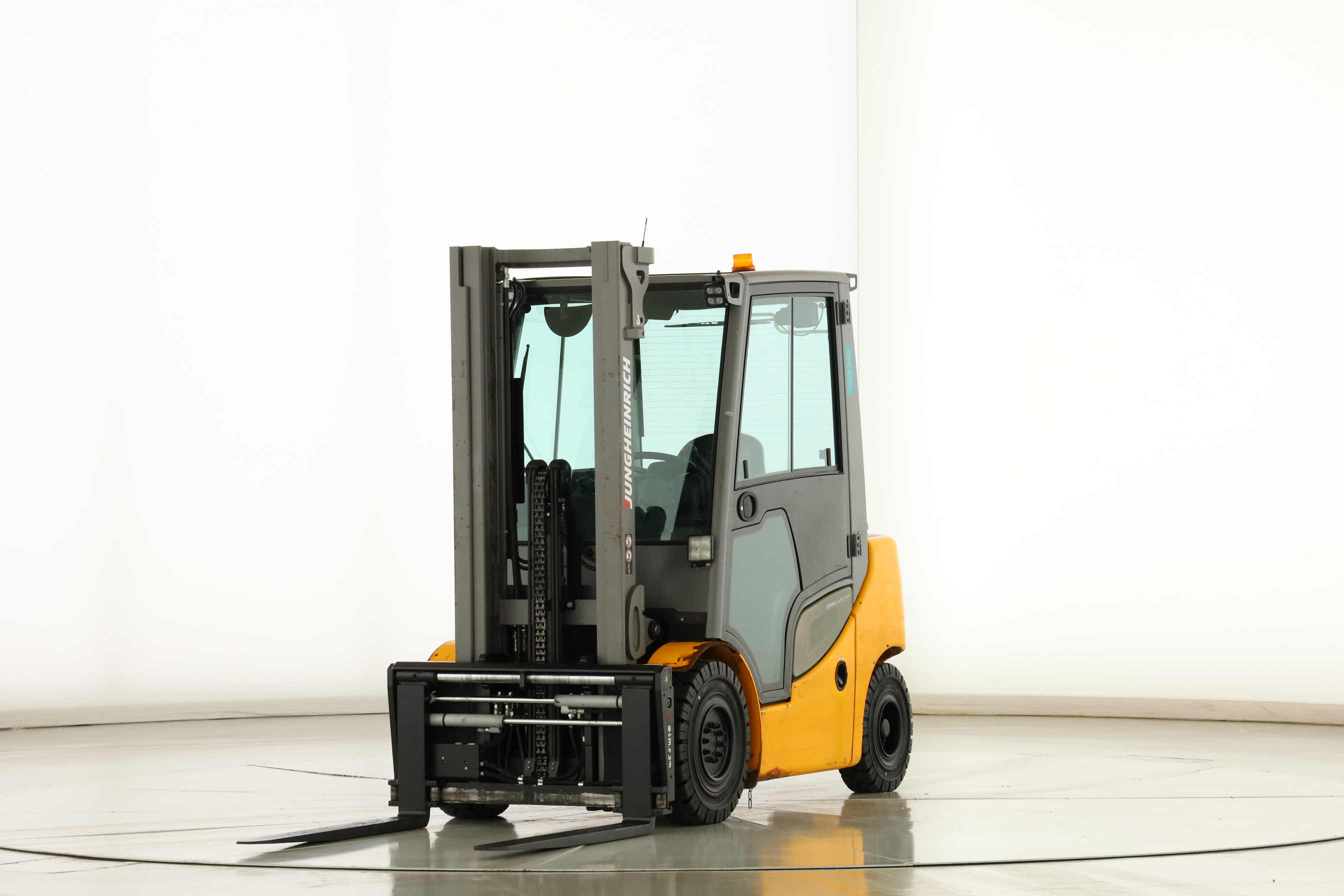 177373 Jungheinrich DFG-425-S