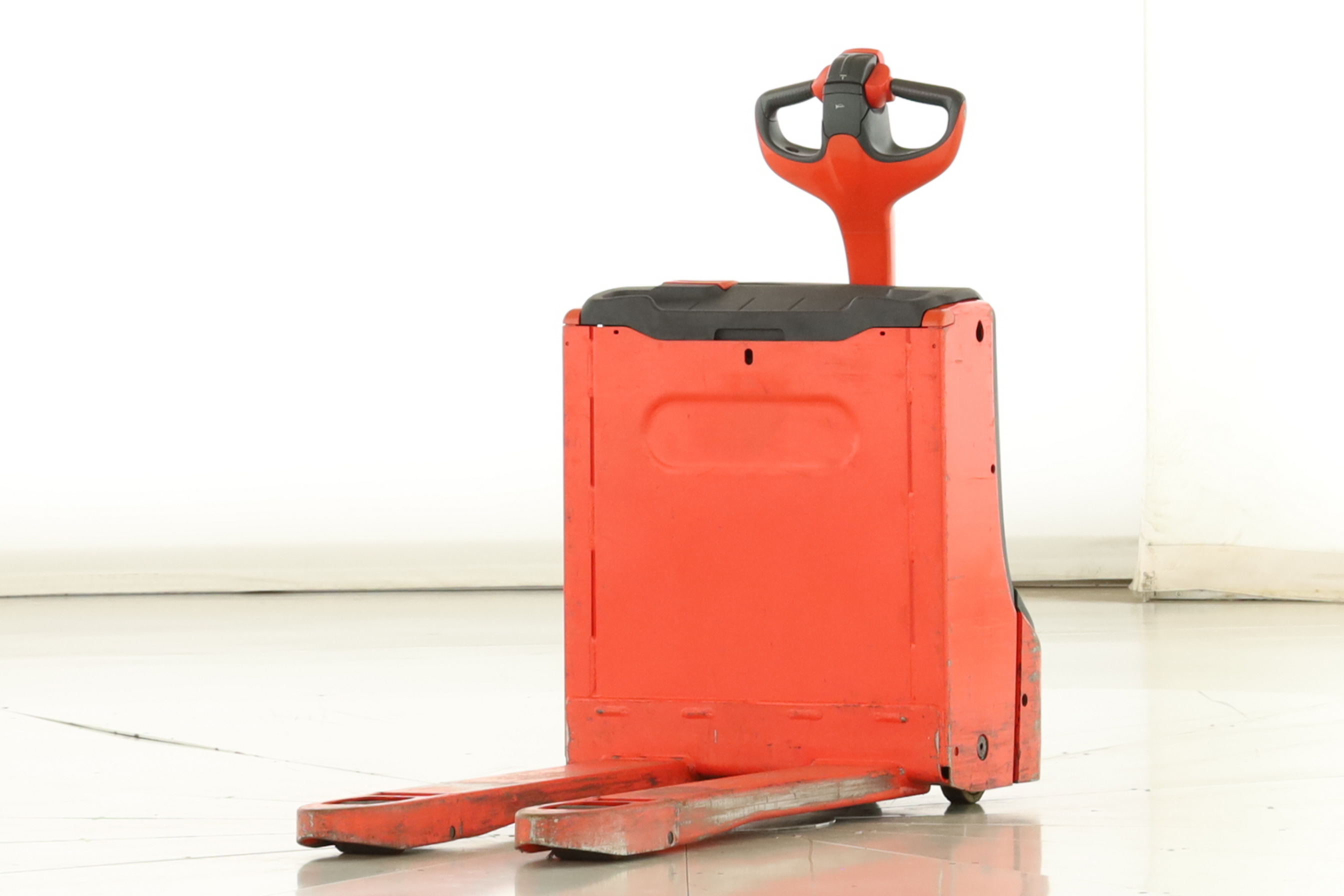 177555 Linde T-16 (1152)