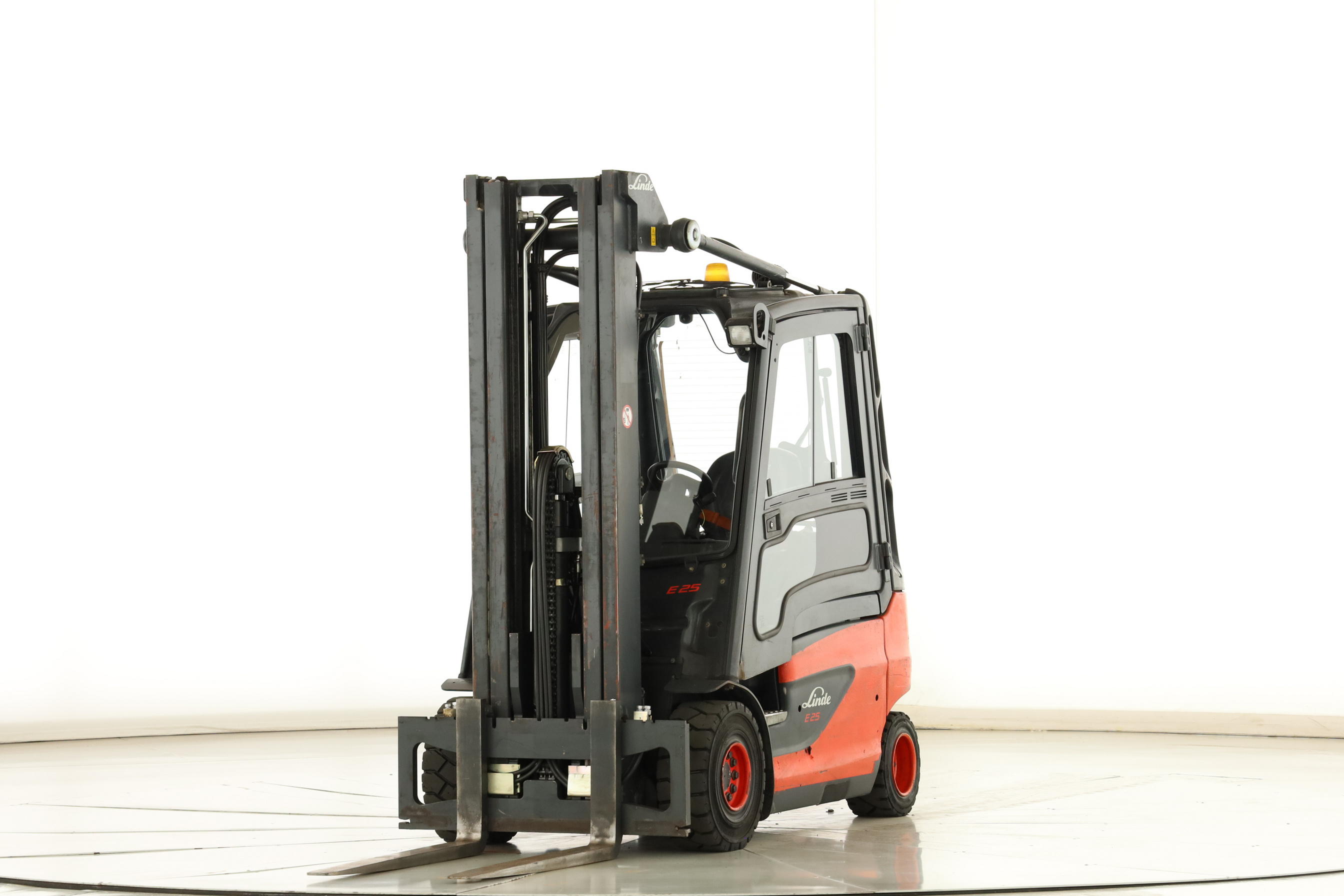 177600 Linde E-25-01 (387)