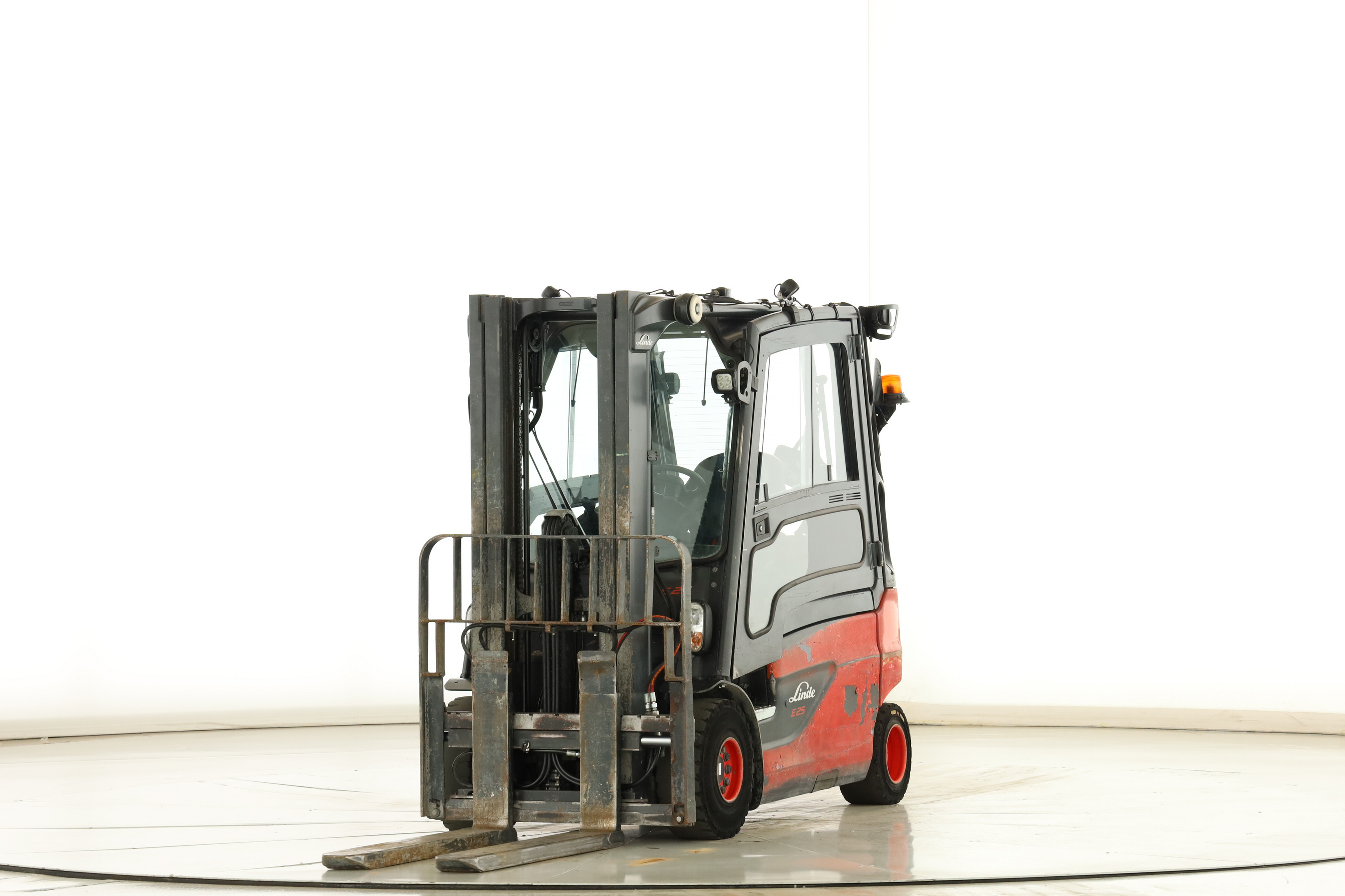 178591 Linde E-25-L-01 (387)