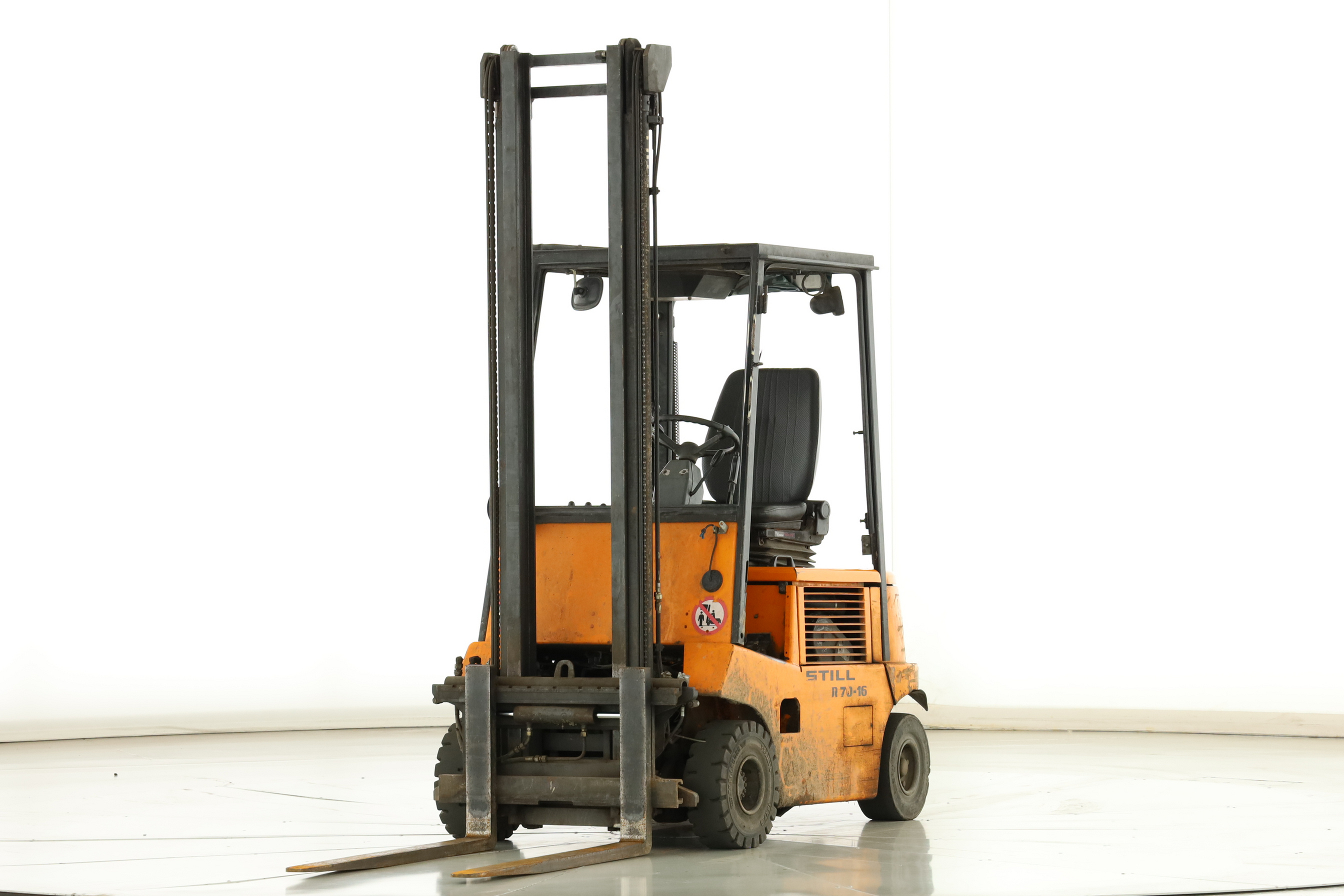 178733 Still R-70-16